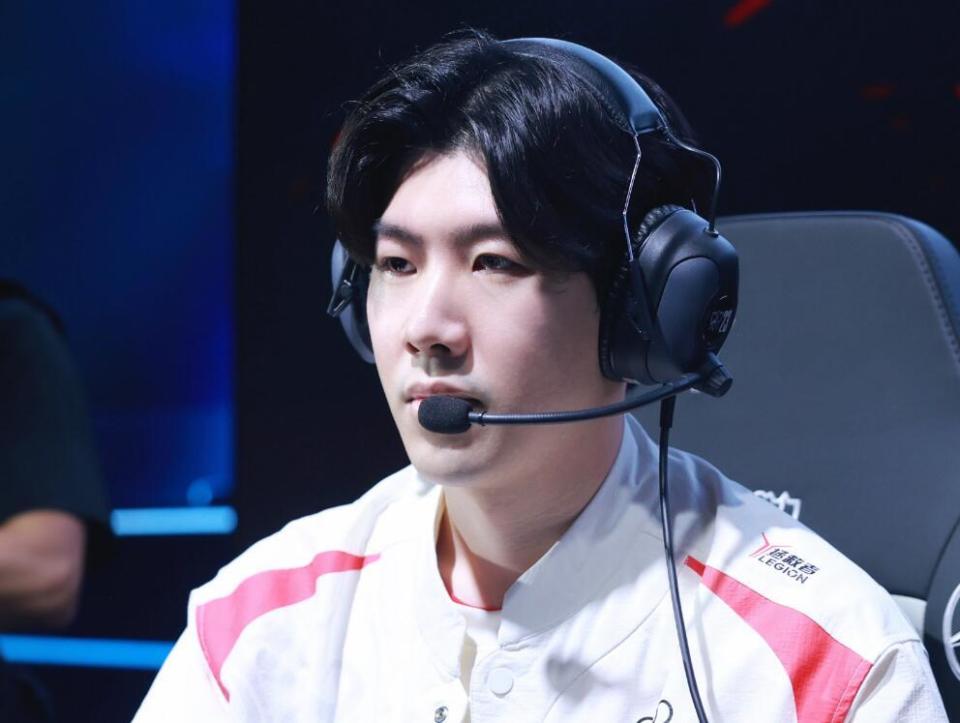 队敲响了警 队敲响了警